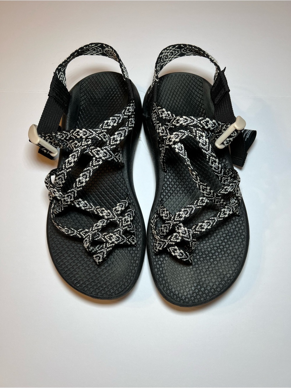 Chaco cloud women’s ZX2 classic sandals size 8